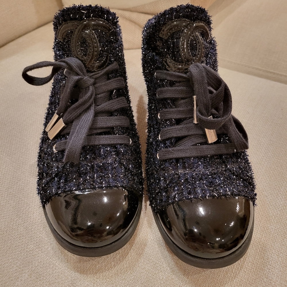New Chanel Black Sparkly Tweed Sneakers, Flats, with Patent Toe and Heels, US 8